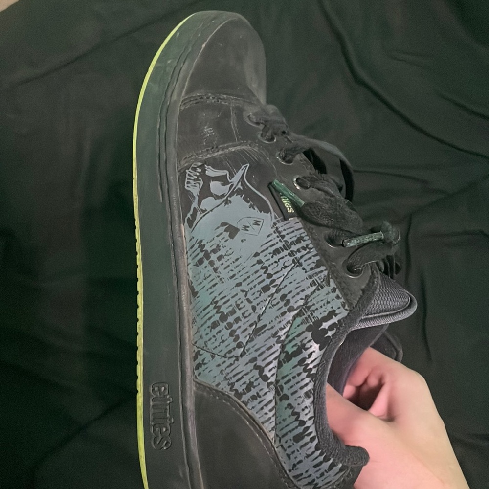 Very rare one of the kind vintage metal militia etnies